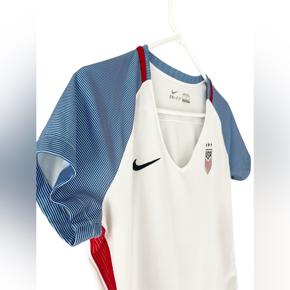 EUC Nike USA Women's Home Jersey Size L - Picture 10 of 11